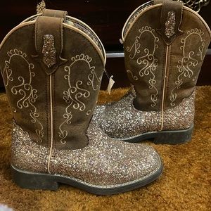 Shyanne boots size :1D